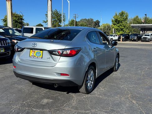 Used 2018 Toyota Yaris iA FWD image 3