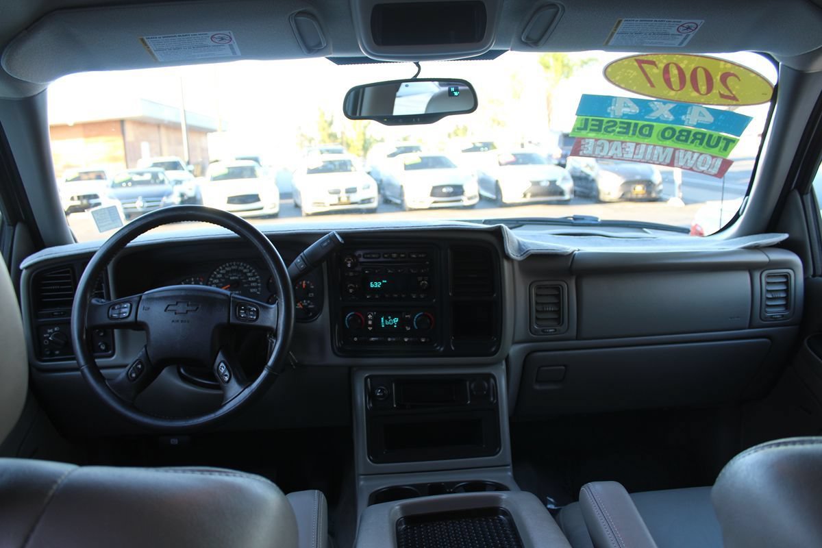 Used 2007 Chevrolet Silverado 2500 LT w/ Heavy-Duty Power Package AWD/4WD image 36