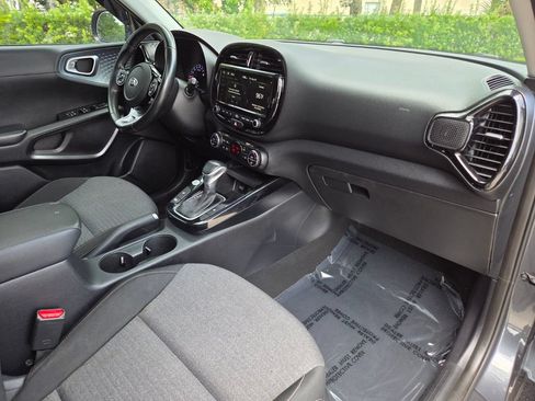 Used 2021 Kia Soul EX FWD image 14