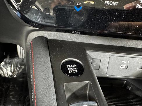 Certified 2025 Nissan Kicks SR FWD image 24