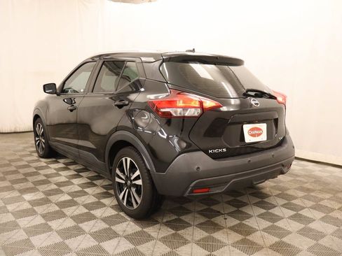 Used 2020 Nissan Kicks SV FWD image 3