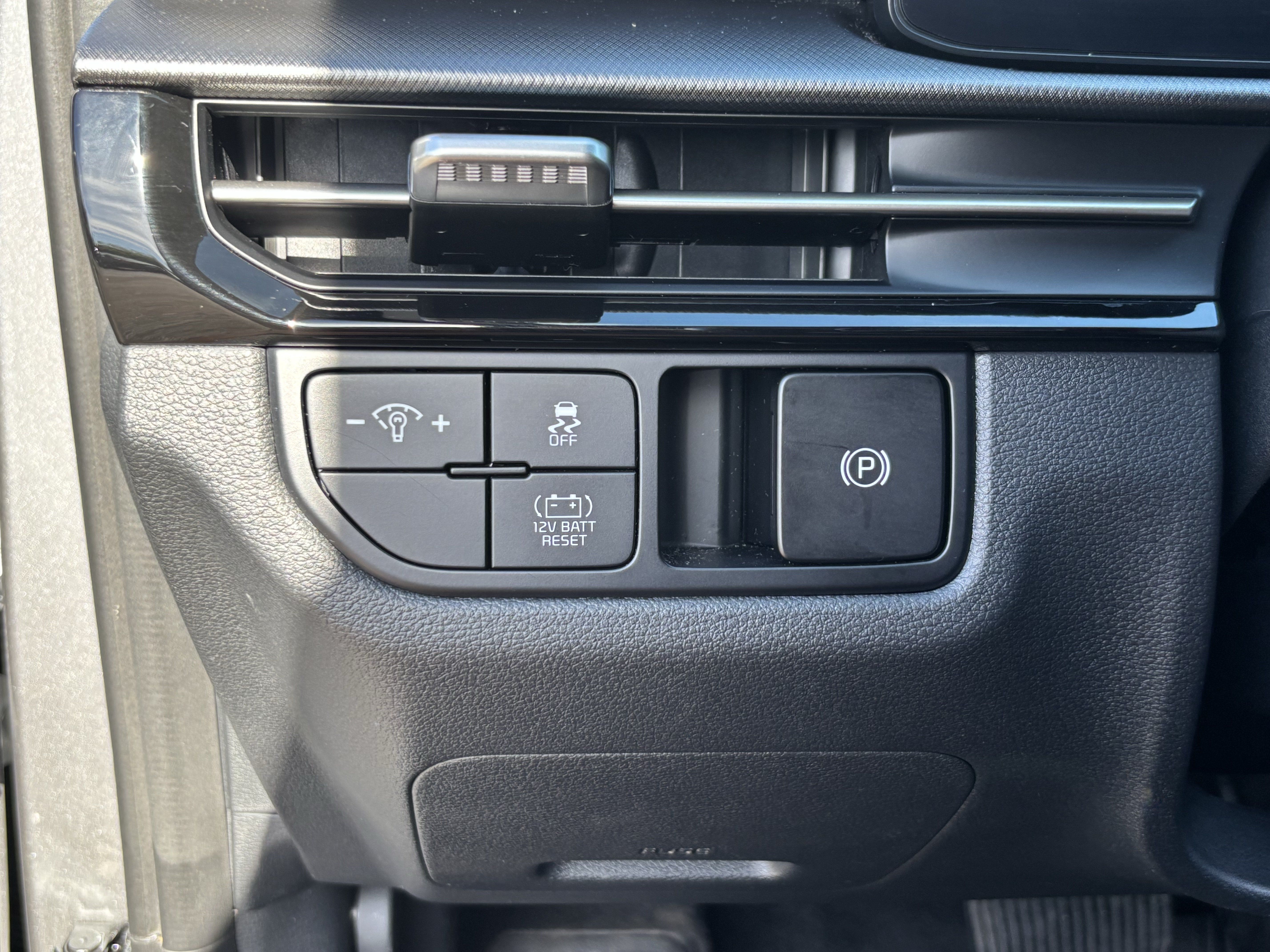 Certified 2026 Kia Sportage LX FWD image 29