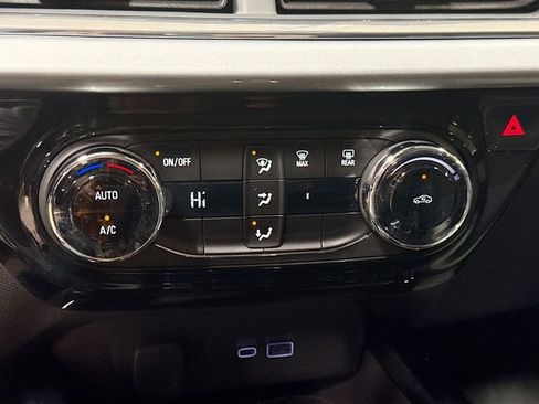 New 2026 Chevrolet Trax LT image 18