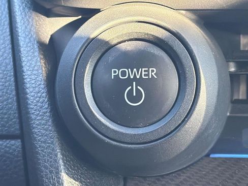 Used 2025 Toyota Prius XLE FWD image 21