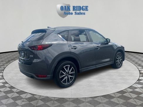 Used 2018 MAZDA CX-5 Touring w/ Preferred Equipment Package FWD image 5