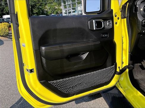 Used 2024 Jeep Wrangler Unlimited Sahara AWD/4WD image 9