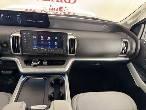 New 2025 Ford Expedition Max Platinum w/ Driver's Package image 12