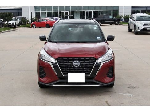 Used 2023 Nissan Kicks SR w/ SR Premium Package image 8