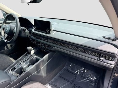 Certified 2025 Honda Accord SE image 31