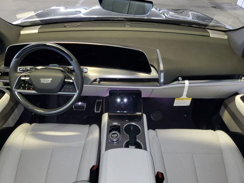 New 2027 Cadillac Vistiq Luxury AWD/4WD image 14