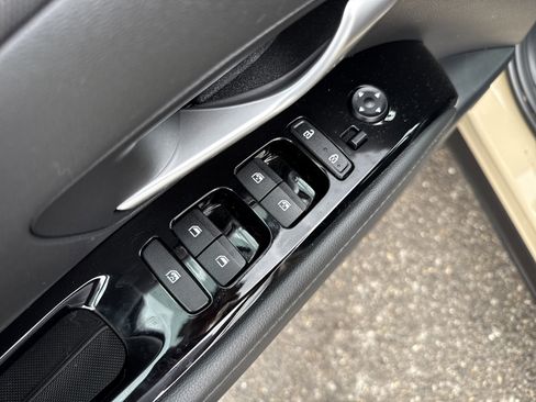 Used 2023 Hyundai Santa Cruz Limited image 16