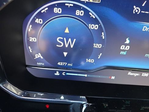 Used 2025 Chevrolet Silverado 2500 LT w/ Convenience Package image 22