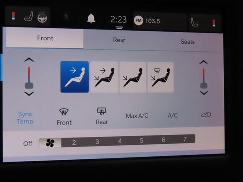 Used 2023 Chrysler Voyager LX FWD image 33