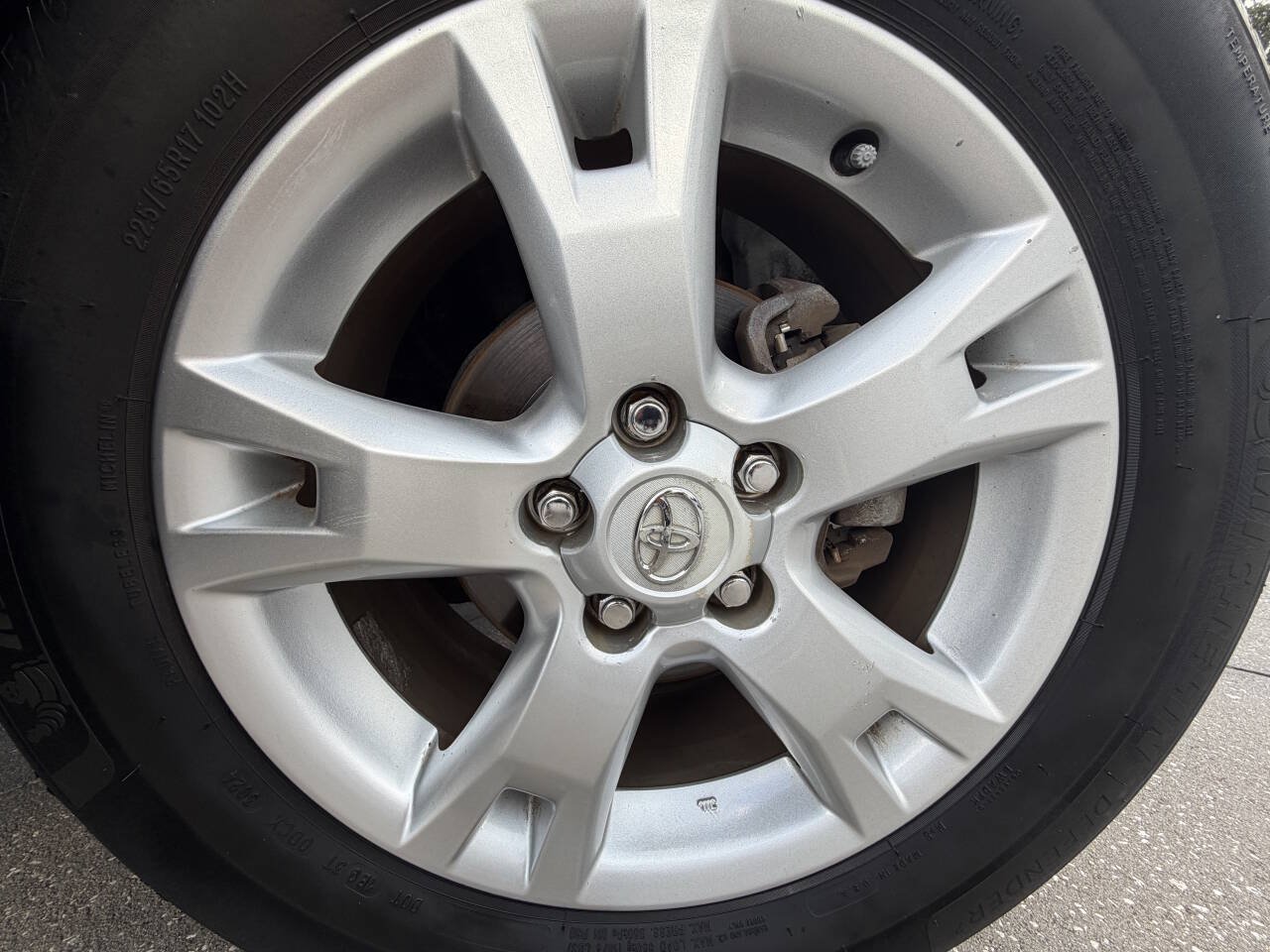 Used 2012 Toyota RAV4 FWD w/ Upgrade Value Pkg image 16