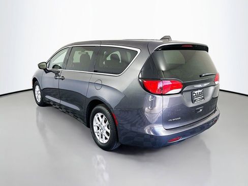 Used 2020 Chrysler Voyager LX image 5