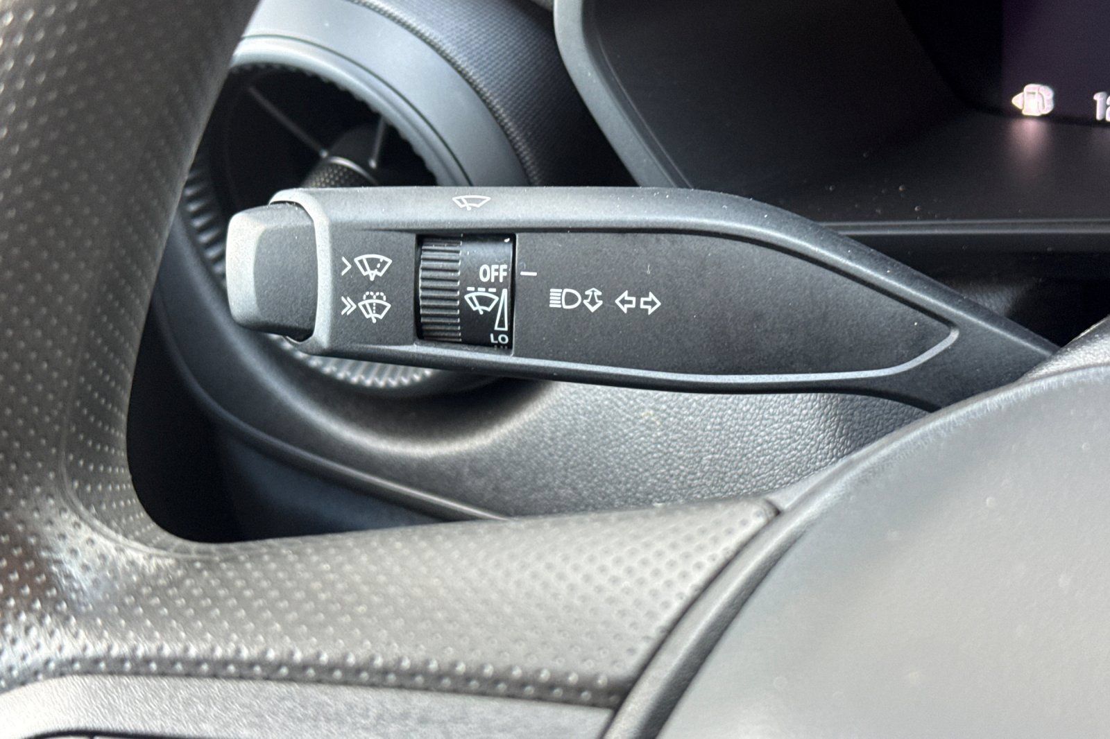 Used 2024 Chevrolet Colorado W/T AWD/4WD image 36