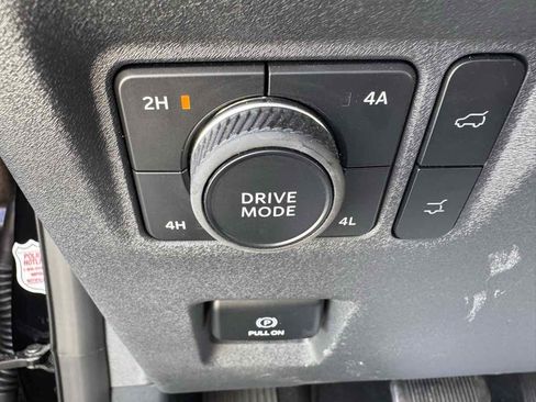 Used 2025 Ford Expedition Platinum AWD/4WD image 38