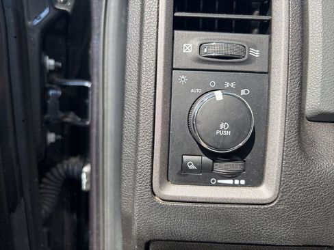 Used 2019 RAM 1500 Express w/ Express Value Package AWD/4WD image 34
