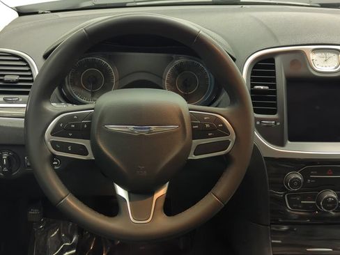 Used 2022 Chrysler 300 Touring L RWD image 20