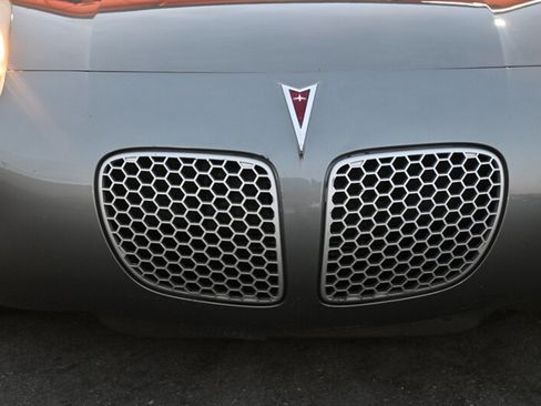 Used 2006 Pontiac Solstice Convertible w/ Premium Package image 4