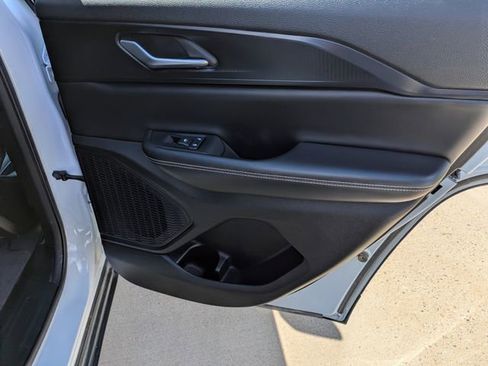 Used 2023 Jeep Grand Cherokee Altitude AWD/4WD image 14