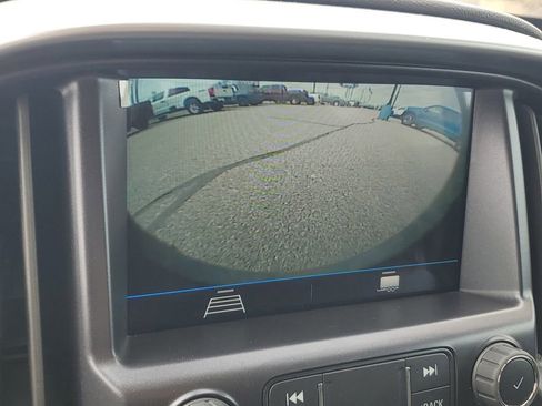 Used 2022 Chevrolet Colorado LT AWD/4WD image 22