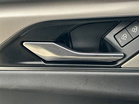 Used 2024 Jaguar F-PACE R-Dynamic S image 25