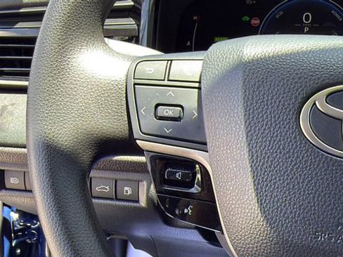 Used 2025 Toyota Camry LE image 25