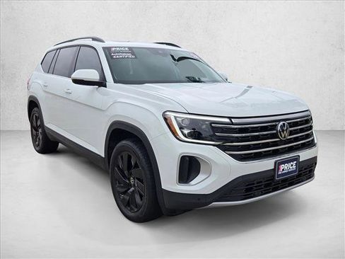 Used 2024 Volkswagen Atlas SE FWD image 3