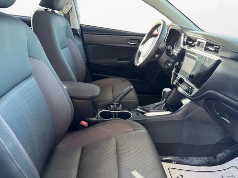 Used 2019 Toyota Corolla LE image 12