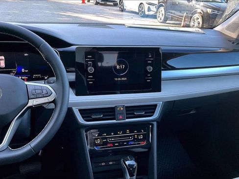 New 2026 Volkswagen Taos SE FWD image 20