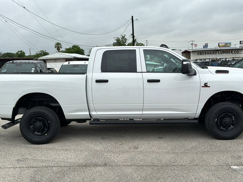 New 2026 RAM 2500 Tradesman AWD/4WD image 4