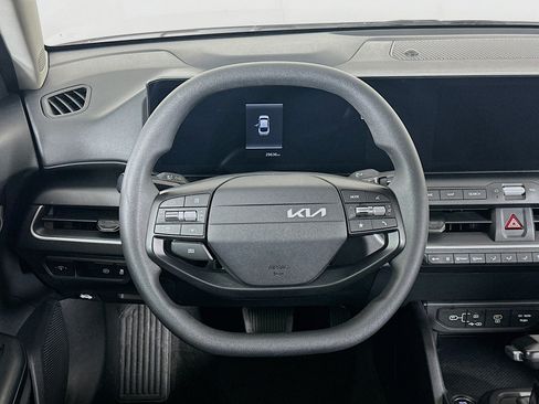 Used 2025 Kia K4 FWD image 18