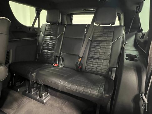 Used 2022 Cadillac Escalade ESV Sport Platinum AWD/4WD image 36
