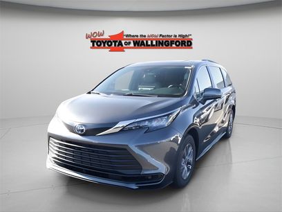 New 2025 Toyota Sienna LE w/ LE Plus Package