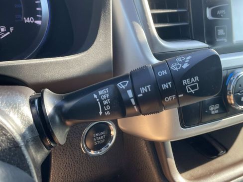 Used 2017 Toyota Highlander Limited FWD image 32