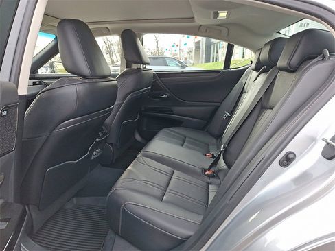 Used 2023 Lexus ES 350 Ultra Luxury image 11