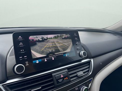 Used 2018 Honda Accord Touring image 24
