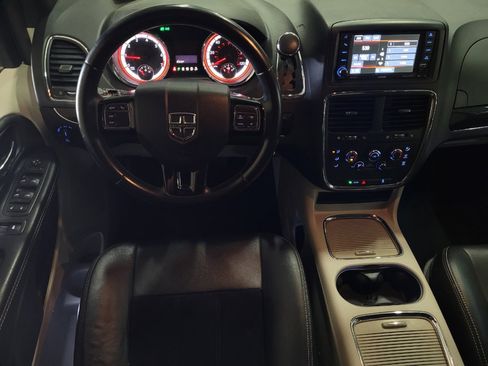 Used 2018 Dodge Grand Caravan SXT FWD image 22