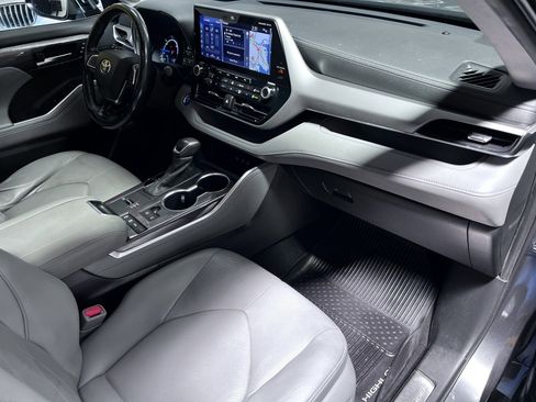 Used 2020 Toyota Highlander Limited Platinum image 15