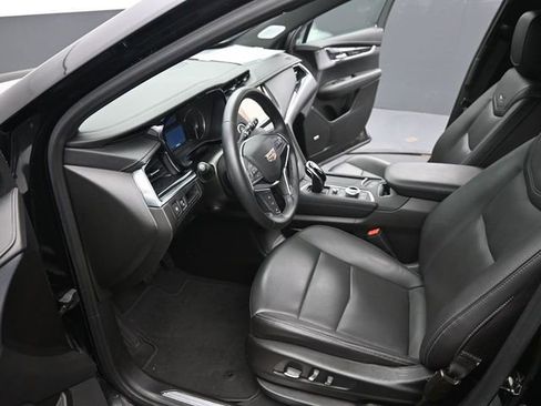 Certified 2025 Cadillac XT5 Premium Luxury image 9