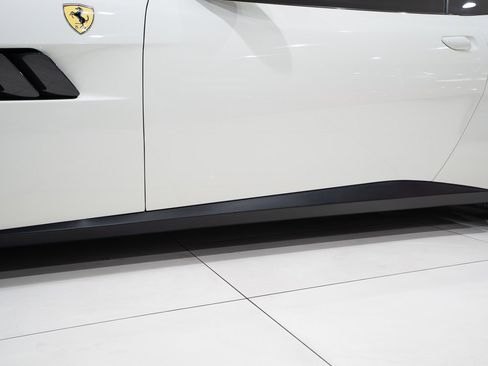 Used 2018 Ferrari GTC4Lusso T image 47