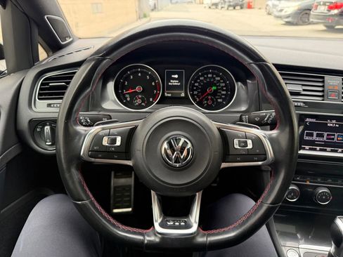 Used 2015 Volkswagen Golf 4-Door image 17
