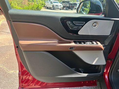New 2026 Lincoln Aviator Reserve AWD/4WD image 11