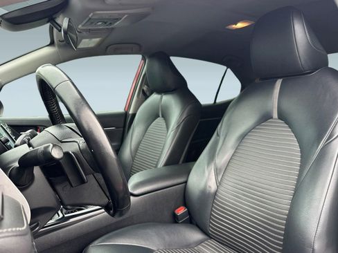 Used 2019 Toyota Camry SE image 21