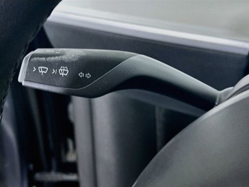 Used 2022 Tesla Model Y Long Range AWD/4WD image 16