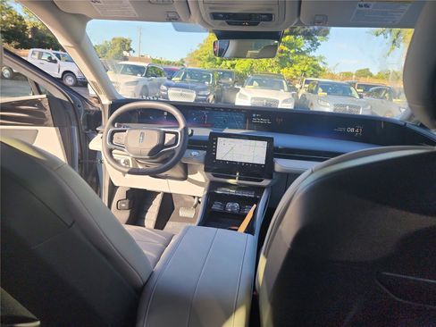 New 2026 Lincoln Nautilus Premier image 22