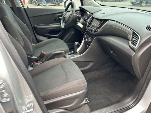 Used 2021 Chevrolet Trax LS w/ Tint and Cruise Package image 40