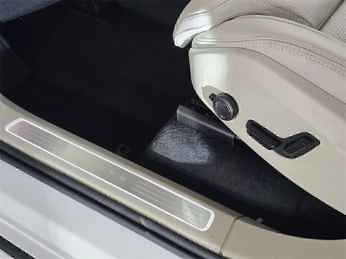 New 2026 Volvo XC90 B6 Ultra w/ Protection Package image 21