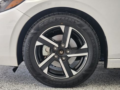 Used 2025 Nissan Sentra SV FWD image 7